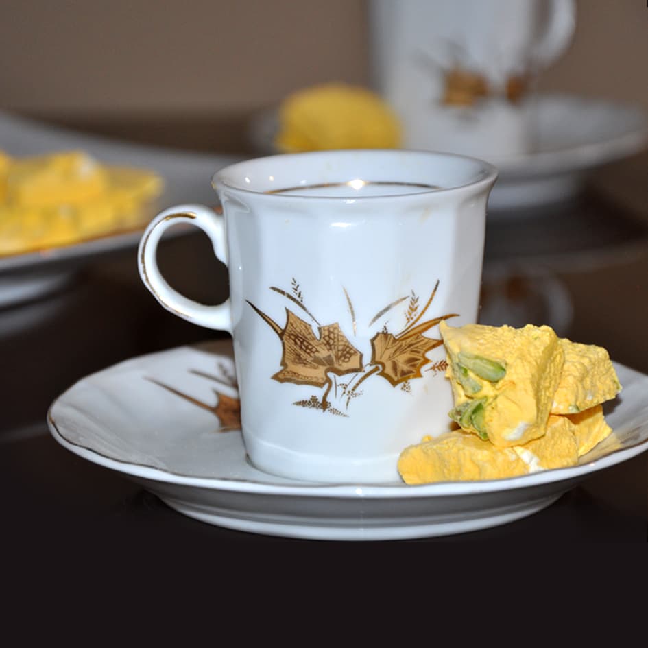 تصویر 4 از بستنی خشک زعفرانی میان‌ وعده خنک و مقوی در تابستان